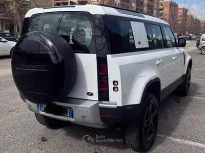 Land Rover Defender 110 3.0D I6 200 CV AWD Auto X-Dynamic SE Bianco usata Frosinone
