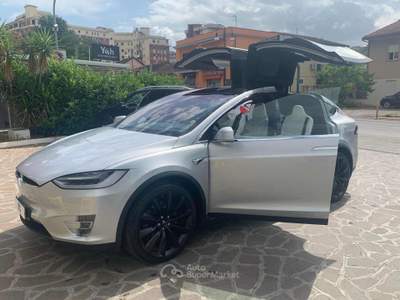 Tesla Model X 90kWh Dual Motor GANCIO TRAINO PILOT AVANZATO Argento usata Frosinone