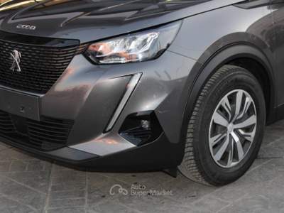 Peugeot 2008 1.2 puretech Active s&s 100cv Con NAVIGATORE Grigio usata Latina