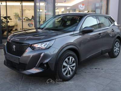 Peugeot 2008 1.2 puretech Active s&s 100cv Con NAVIGATORE Grigio usata Latina