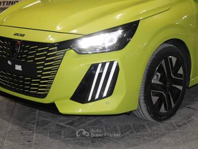 Peugeot 208 1.2 puretech Allure s&s 100cv Con CARPLAY Verde usata Latina