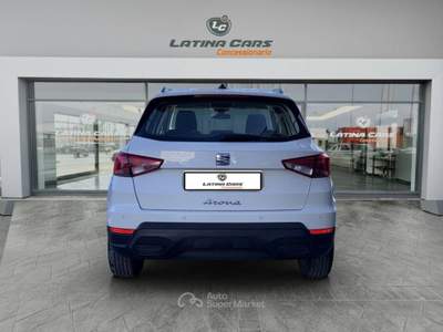 Seat Arona 1.0 ecotsi Style 110cv dsg Con CARPLAY Bianco usata Latina