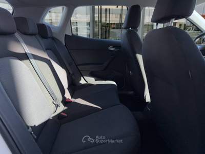 Seat Arona 1.0 ecotsi Style 110cv dsg Con CARPLAY Bianco usata Latina