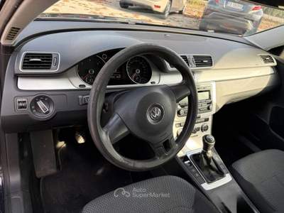 Volkswagen Passat Var. 1.6 TDI BlueMotion Tech. Nero usata VILLORBA