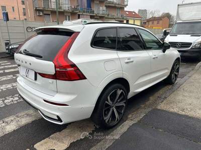 Volvo XC60 T6 phev R-design awd AUT/NAV/TETTO/CAMERA360/PELLE Bianco usata Sesto San Giovanni