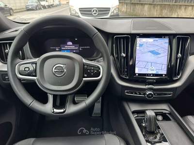 Volvo XC60 T6 phev R-design awd AUT/NAV/TETTO/CAMERA360/PELLE Bianco usata Sesto San Giovanni