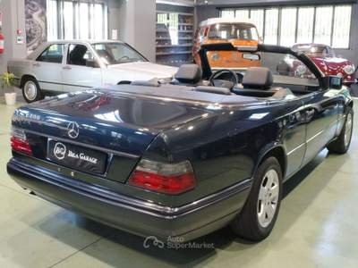 Mercedes-Benz Classe E E Cabrio 200 Blu/Azzurro usata Crespina Lorenzana
