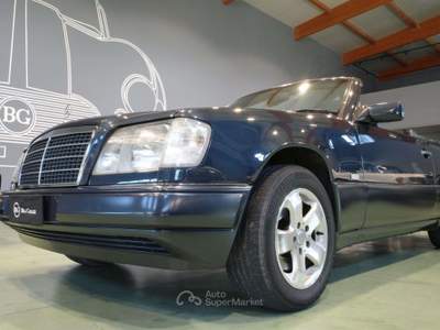 Mercedes-Benz Classe E E Cabrio 200 Blu/Azzurro usata Crespina Lorenzana