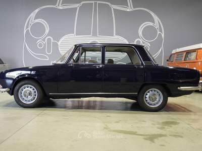 Alfa Romeo Giulia 2000 Blu/Azzurro usata Crespina Lorenzana