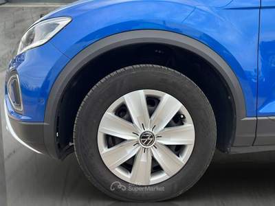 Volkswagen T-Roc 1.0 tsi Life 110cv Con CARPLAY Blu/Azzurro usata Latina