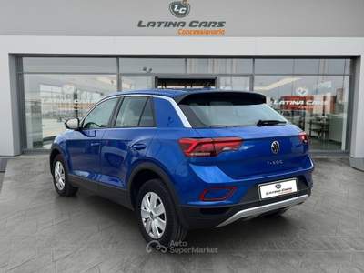 Volkswagen T-Roc 1.0 tsi Life 110cv Con CARPLAY Blu/Azzurro usata Latina