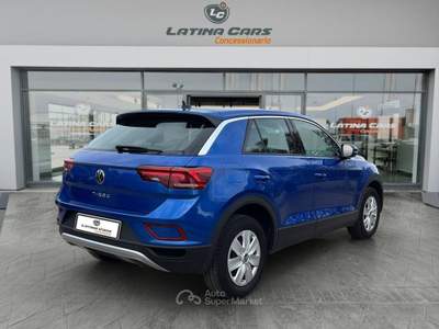Volkswagen T-Roc 1.0 tsi Life 110cv Con CARPLAY Blu/Azzurro usata Latina