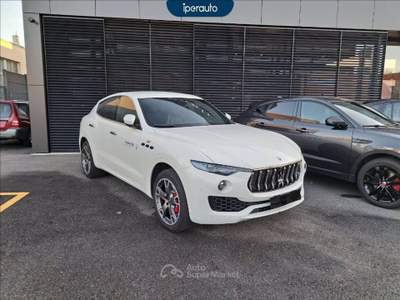 Maserati Levante 2.0 mhev gt 330cv auto *AZIENDALE* Bianco usata Bergamo