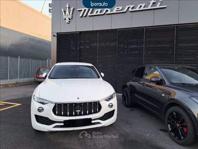 Maserati Levante 2.0 mhev gt 330cv auto *AZIENDALE* Bianco usata Bergamo