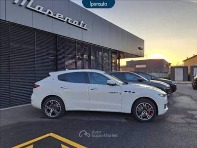 Maserati Levante 2.0 mhev gt 330cv auto *AZIENDALE* Bianco usata Bergamo