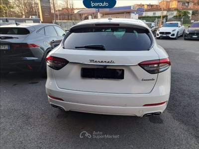 Maserati Levante 2.0 mhev gt 330cv auto *AZIENDALE* Bianco usata Bergamo