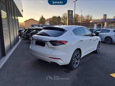 Maserati Levante 2.0 mhev gt 330cv auto *AZIENDALE* Bianco usata Bergamo