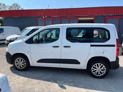 Citroen Berlingo 5 POSTI – AUTOCARRO N1 - Bianco usata Latina