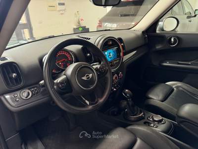 MINI Cooper D Countryman AUTOMATICA BLACK LINE Oro usata Cellole