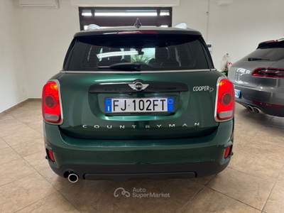 MINI Cooper D Countryman AUTOMATICA BLACK LINE Oro usata Cellole