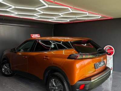 Peugeot 2008 cv Active Pack 2022 Arancione usata Teverola