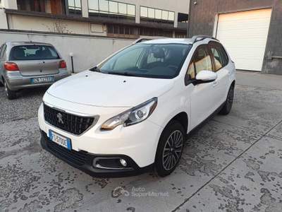 Peugeot 2008 1.2 benzina 82cv Active Unico Proprietario Bianco usata Villanova d'Asti