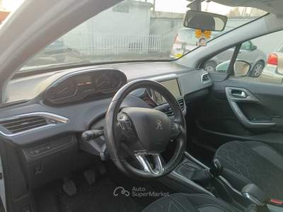 Peugeot 2008 1.2 benzina 82cv Active Unico Proprietario Bianco usata Villanova d'Asti
