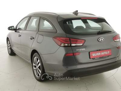 Hyundai i30 Wagon 1.6 CRDi 110CV DCT Comfort Grigio usata Crema