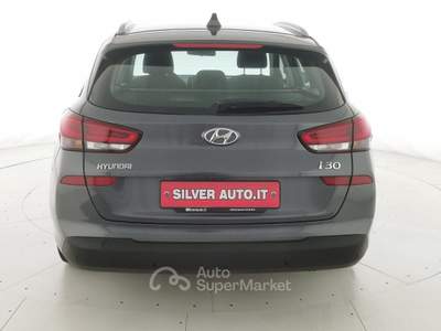 Hyundai i30 Wagon 1.6 CRDi 110CV DCT Comfort Grigio usata Crema