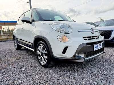 Fiat 500L 500L 1.6 MJT 120CV Trekking PELLE CLIMA AUTOMATICO Bianco usata Villarosa