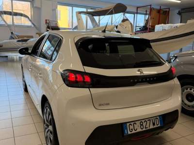 Peugeot 208 PureTech 75 S&S 5p. Active Pack Bianco usata Castellammare di Stabia