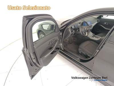 BMW Serie 3 318d 318d mhev 48v business advantage auto Nero usata Bari