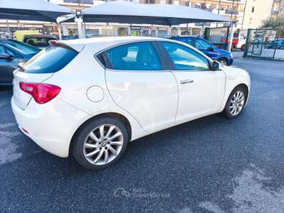 Alfa Romeo Giulietta Distinctive Bianco usata BEINASCO
