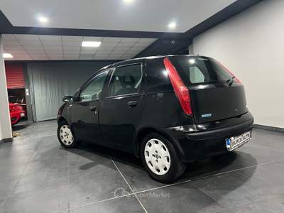 Fiat Punto 1.9 JTD 5 porte EL Nero usata Atena lucana