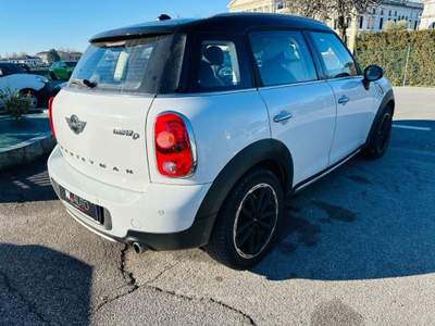 MINI Countryman Mini Cooper D Business Countryman Automatica Bianco usata Stra