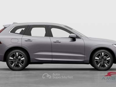 Volvo XC60 B5 AWD Mild hybrid Benzina Plus Bright Argento usata Corciano