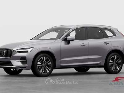 Volvo XC60 B5 AWD Mild hybrid Benzina Plus Bright Argento usata Corciano