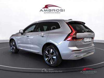 Volvo XC60 B5 AWD Mild hybrid Benzina Plus Bright Argento usata Corciano