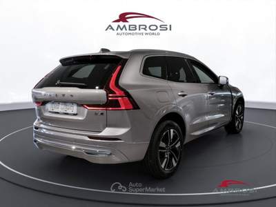Volvo XC60 B5 AWD Mild hybrid Benzina Plus Bright Argento usata Corciano