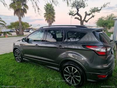 Ford Kuga Kuga 1.5 TDCI 120 CV S&S 2WD ST-Line Grigio usata Latiano