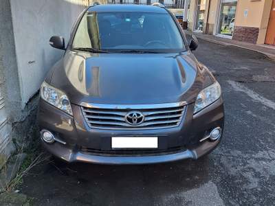 Toyota RAV4 Toyota RAV4 2.2 4D 150CV Grigio usata OVADA