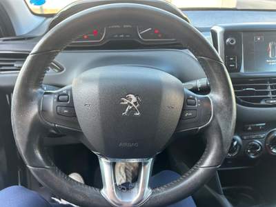Peugeot 208 Peugeot 208 PureTech 82 5 porte Allure Nero usata Caivano