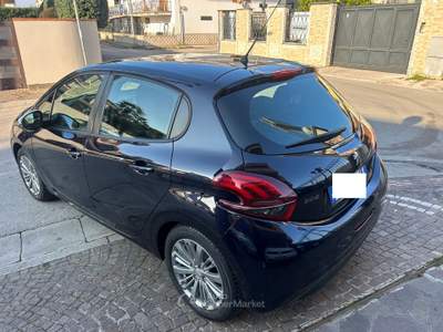 Peugeot 208 Peugeot 208 PureTech 82 5 porte Allure Nero usata Caivano