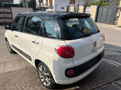 Fiat 500L Fiat 500L Living 0.9 TwinAir Turbo Natural Power Lounge Bianco usata Caivano