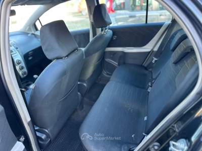 Toyota Yaris TOYOTA YARIS 1.4 DIESEL ANNO 2006 Nero usata Corleone