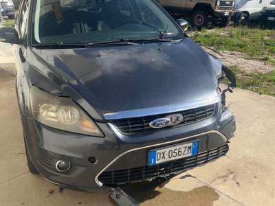 Ford Focus incidentata Blu/Azzurro usata San Potito Sannitico