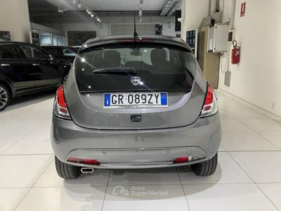 Lancia Ypsilon 1.0 FireFly 5 porte S&S Hybryd Gold Grigio usata Fornovo di Taro
