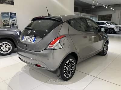 Lancia Ypsilon 1.0 FireFly 5 porte S&S Hybryd Gold Grigio usata Fornovo di Taro