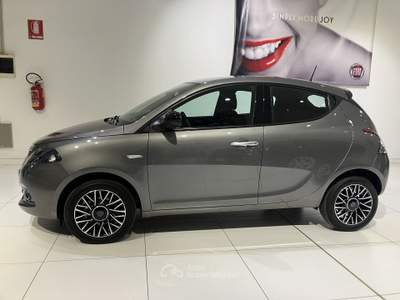 Lancia Ypsilon 1.0 FireFly 5 porte S&S Hybryd Gold Grigio usata Fornovo di Taro