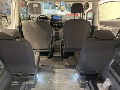 Toyota Proace 1.5D 100 CV  PC 4p. Lounge Trasporto Disabili 4+1 usata Fornovo di Taro